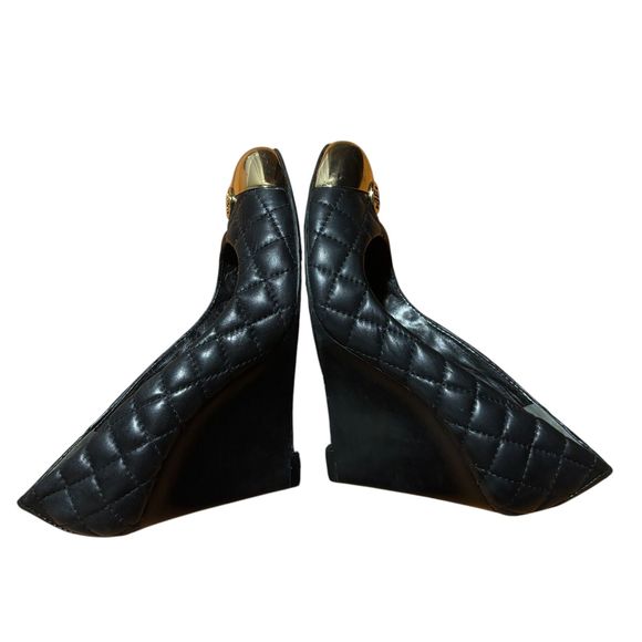 Tory Burch Kaitlin Wedge in Black and Gold- Size 7 - Picture 5 of 8